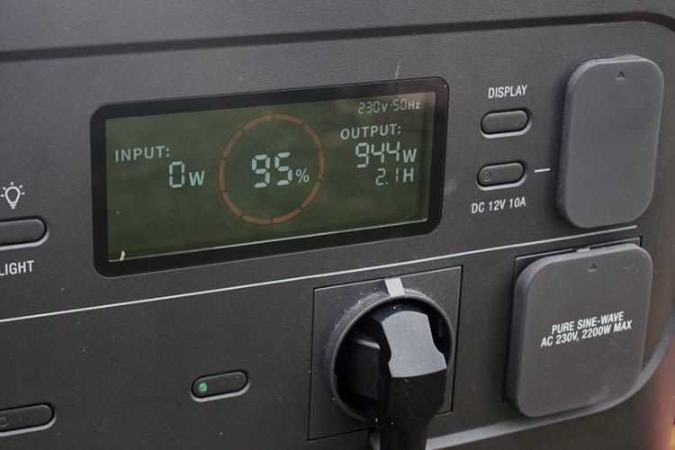 Die hier im Test angeschlossene Kaffeemaschine beanspruchte 944 Watt Leistung Die hier im Test angeschlossene Kaffeemaschine beanspruchte 944 Watt Leistung