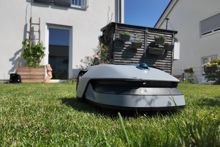 Ungewöhnlich: Mit 1.499 Euro UVP ist der A1 Pro deutlich günstiger als sein Vorgänger (1.999 Euro UVP) Ungewöhnlich: Mit 1.499 Euro UVP ist der A1 Pro deutlich günstiger als sein Vorgänger (1.999 Euro UVP)