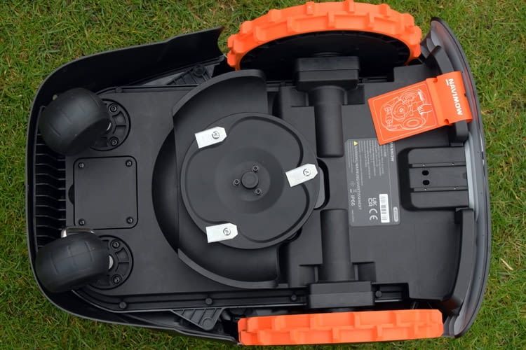 Bei Segway Navimow i105 entsprechend die Klingen dem Standard Bei Segway Navimow i105 entsprechend die Klingen dem Standard