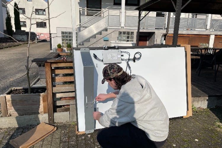 Die Montage der Standfüße funktionierte ohne Probleme Die Montage der Standfüße funktionierte ohne Probleme