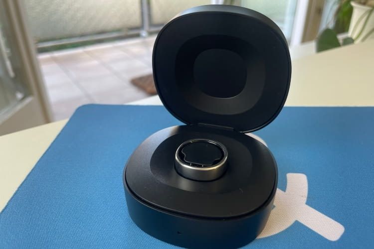 Der Akku des RingConn Rings hält bis zu zwölf Tagen Der Akku des RingConn Rings hält bis zu zwölf Tagen