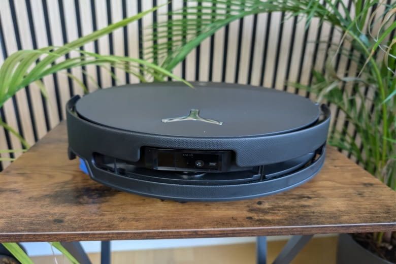 Durch seine Kamera kann der T90 PRO OMNI Hindernisse sehr gut umfahren. Durch seine Kamera kann der T90 PRO OMNI Hindernisse sehr gut umfahren.