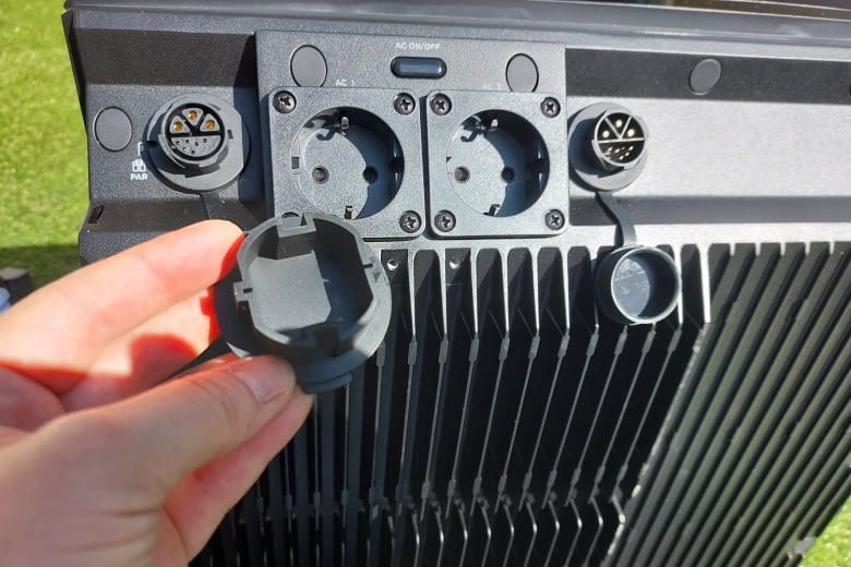 EcoFlow STREAM Ultra X hat sogar zwei Notstromsteckdosen EcoFlow STREAM Ultra X hat sogar zwei Notstromsteckdosen