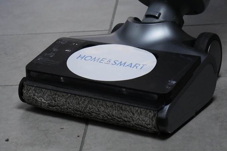 Untergründen wie Fliesen und Steinplatten werden gründlich gereinigt. Untergründen wie Fliesen und Steinplatten werden gründlich gereinigt.