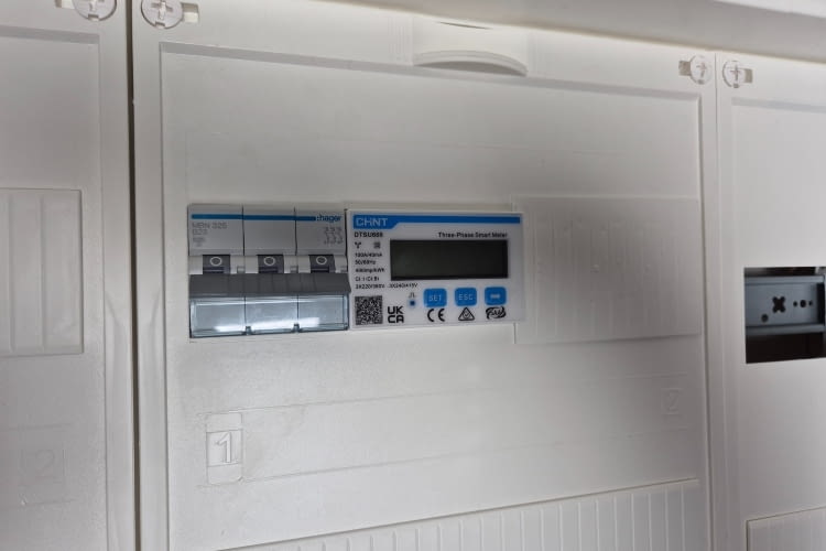 Das Smart Meter im Zählerschrank ist eine wichtige Voraussetzung für einen idealen Betrieb Das Smart Meter im Zählerschrank ist eine wichtige Voraussetzung für einen idealen Betrieb