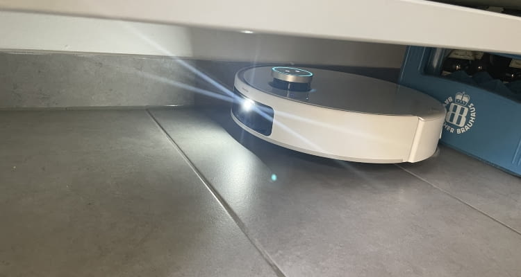 Auch bei wenig Licht findet sich der Roboter im Alltag gut zurecht. Auch bei wenig Licht findet sich der Roboter im Alltag gut zurecht.