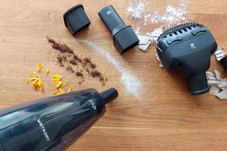 Unsere Prüfmaterialien waren in wenigen Sekunden eingesaugt Unsere Prüfmaterialien waren in wenigen Sekunden eingesaugt