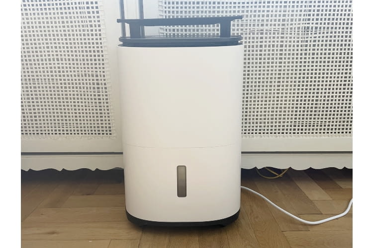 der MeacoDry Arete Two hat neben seinen vielfältigen Funktionen auch einen ausziehbaren Tragegriff der MeacoDry Arete Two hat neben seinen vielfältigen Funktionen auch einen ausziehbaren Tragegriff