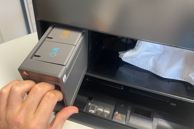 Auch bei Dreame gibt es jetzt zwei Reinigungsmittel und entsprechend zwei Fächer Auch bei Dreame gibt es jetzt zwei Reinigungsmittel und entsprechend zwei Fächer