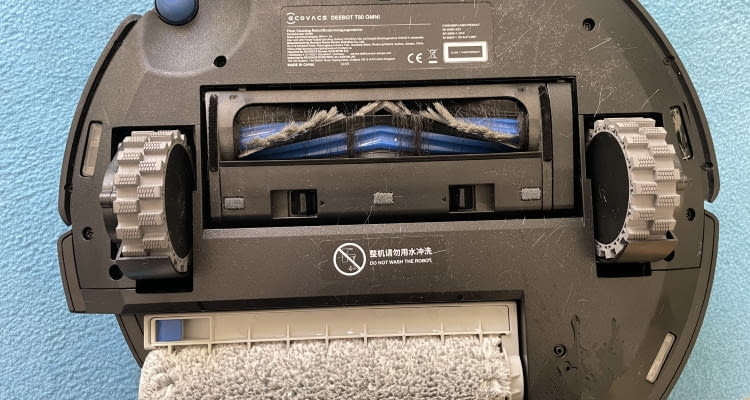 Im DEEBOT T80 OMNI verwickelten sich nur wenig lange Haare Im DEEBOT T80 OMNI verwickelten sich nur wenig lange Haare