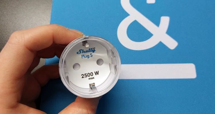 Dieser bis 2500 Watt belastbare Smart Plug hat ein besonders geringes Gewicht Dieser bis 2500 Watt belastbare Smart Plug hat ein besonders geringes Gewicht