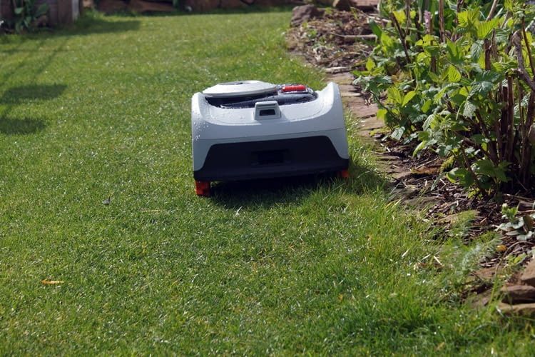 Diese kabellose Mähroboter arbeitet dank Kamera sehr autonom Diese kabellose Mähroboter arbeitet dank Kamera sehr autonom