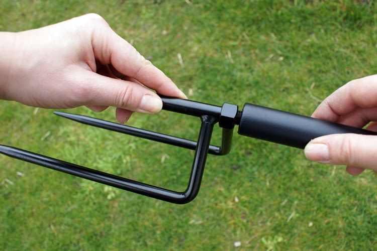 Der Erdspieß ist schön robust, aber nicht besonders lang Der Erdspieß ist schön robust, aber nicht besonders lang