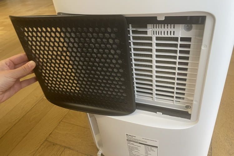 Einzelteile wie das Absauggitter waren hochwertig verarbeitet und einfach zu entnehmen oder einzusetzen Einzelteile wie das Absauggitter waren hochwertig verarbeitet und einfach zu entnehmen oder einzusetzen