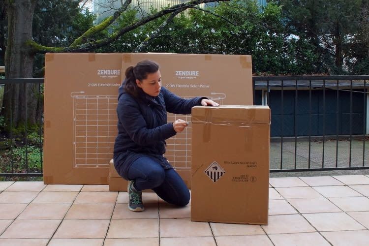 Schon beim Auspacken achten wir genau auf alle Produkt-Details Schon beim Auspacken achten wir genau auf alle Produkt-Details