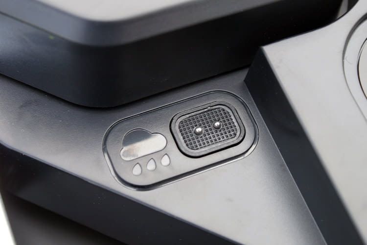 Bei vielen Worx Modellen ist zusätzlich solch ein Regensensor verbaut Bei vielen Worx Modellen ist zusätzlich solch ein Regensensor verbaut