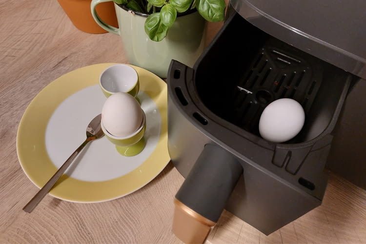 Die Frühstückseier ließen sich in dieser Philips Fritteuse gut von uns zubereiten Die Frühstückseier ließen sich in dieser Philips Fritteuse gut von uns zubereiten