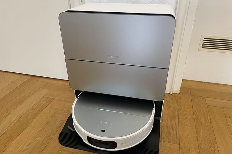 Der Roborock Saros 10 bringt die modernste Station im Saugroboter Test mit Der Roborock Saros 10 bringt die modernste Station im Saugroboter Test mit