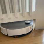 Diese besonders flachen Saugroboter kommen unter jedes Möbel.