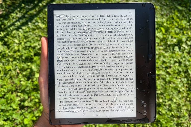 Auch beim Kontakt mit Wasser liefert das Tolino 3 eine gute Performance ab Auch beim Kontakt mit Wasser liefert das Tolino 3 eine gute Performance ab