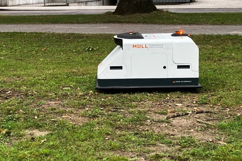 Wir haben den Roboter in Karlsruhe bei der Arbeit beobachtet Wir haben den Roboter in Karlsruhe bei der Arbeit beobachtet