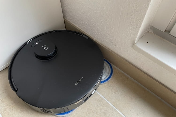 Der ausfahrbare Wischarm ermöglicht eine Reinigung bis an die Kante Der ausfahrbare Wischarm ermöglicht eine Reinigung bis an die Kante