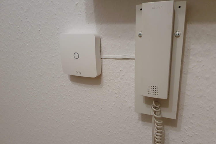 Die Ring Intercom kann innerhalt einer Stunde ohne Hilfe selbst installiert werden Die Ring Intercom kann innerhalt einer Stunde ohne Hilfe selbst installiert werden