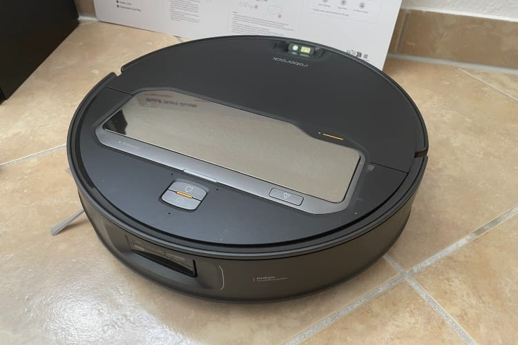 Bis auf die Abdeckung des Greifarms ist der Z70 optisch so gut wie identisch zum 10 und 10R Bis auf die Abdeckung des Greifarms ist der Z70 optisch so gut wie identisch zum 10 und 10R