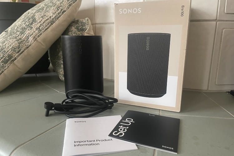 Ebenfalls minimalistisch: Der Lieferumfang zur Sonos Era 100 Ebenfalls minimalistisch: Der Lieferumfang zur Sonos Era 100