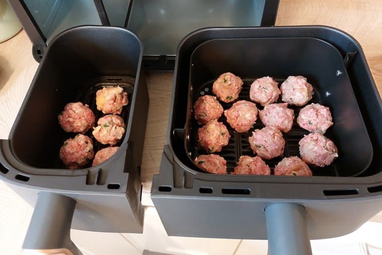 Bei COSORI TurboBlaze standen uns sogar zwei Frittierkörbe zur Auswahl Bei COSORI TurboBlaze standen uns sogar zwei Frittierkörbe zur Auswahl