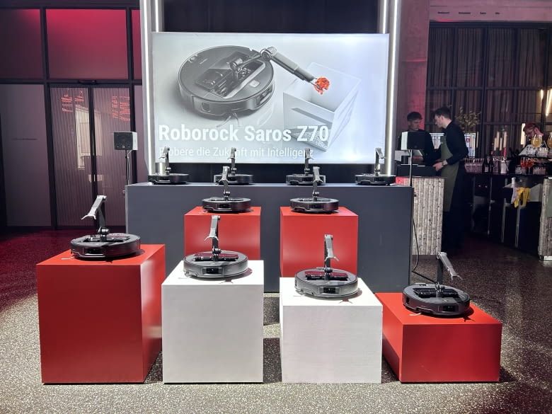 Der Saros Z70 gehört zur neuen Saros Flaggschiff Familie von Roborock Der Saros Z70 gehört zur neuen Saros Flaggschiff Familie von Roborock