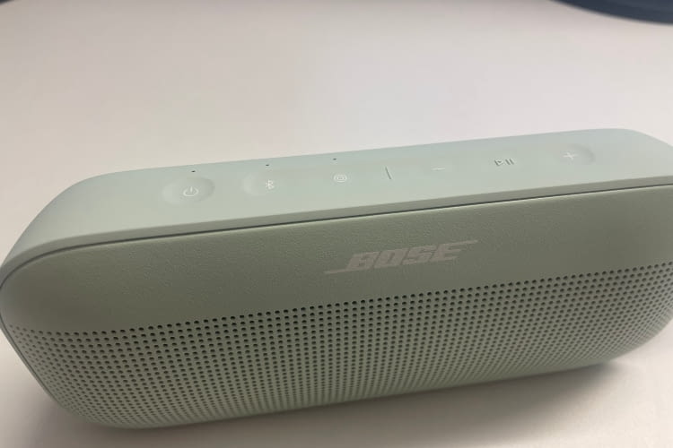 Die Bedienknöpfe sind durch den Silikonmantel geschützt, fühlen sich gut an und reagieren zuverlässig Die Bedienknöpfe sind durch den Silikonmantel geschützt, fühlen sich gut an und reagieren zuverlässig