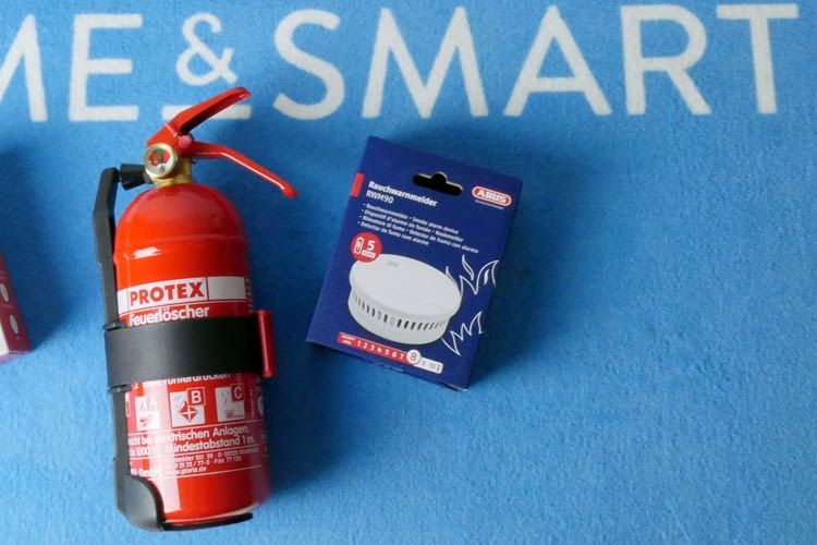 Im Gegensatz zu Rauchmeldern gibt es keine Feuerlöscher Pflicht Im Gegensatz zu Rauchmeldern gibt es keine Feuerlöscher Pflicht