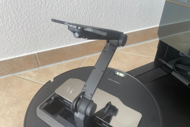 Der Saros Z70 ist der bisher einzige Roboter mit einem Greifarm Der Saros Z70 ist der bisher einzige Roboter mit einem Greifarm