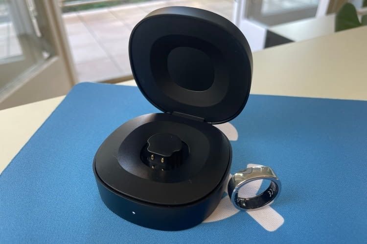 Ladestation und Ring sind hochwertig verarbeitet Ladestation und Ring sind hochwertig verarbeitet