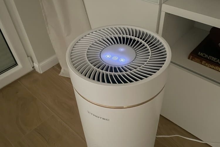 Trotz Schlafmodus bleiben viele Knöpfe des Displays eingeschaltet Trotz Schlafmodus bleiben viele Knöpfe des Displays eingeschaltet