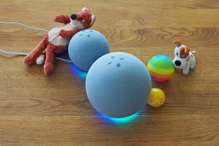 Amazon Echo Smart Speaker gibt es in unterschiedlichen Größen und Farben Amazon Echo Smart Speaker gibt es in unterschiedlichen Größen und Farben