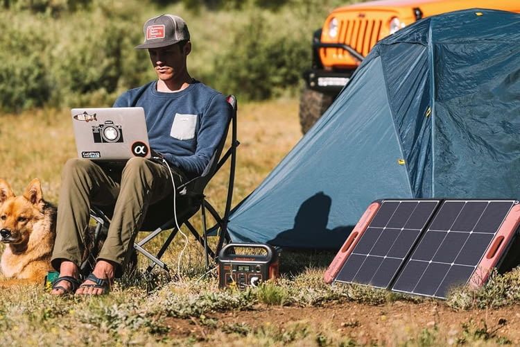 Auch beim Camping macht diese tragbare Powerstation eine gute Figur Auch beim Camping macht diese tragbare Powerstation eine gute Figur
