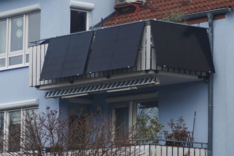 Die meisten Balkonkraftwerke lassen sich bei Bedarf einfach erweitern Die meisten Balkonkraftwerke lassen sich bei Bedarf einfach erweitern