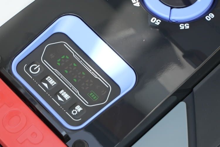 Auch die Bedienelemente und das Display könnten besser sein Auch die Bedienelemente und das Display könnten besser sein