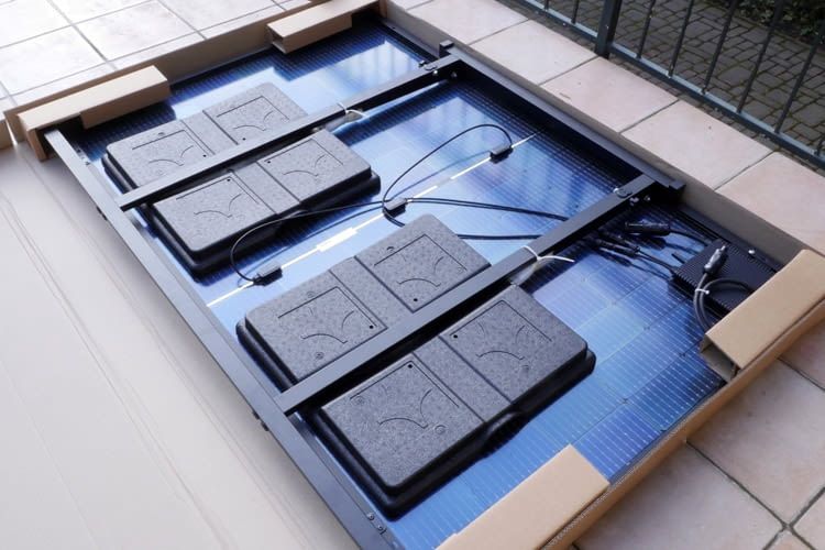 Der Lieferumfang dieses Balkonkraftwerk Sets ist sehr überschaubar Der Lieferumfang dieses Balkonkraftwerk Sets ist sehr überschaubar