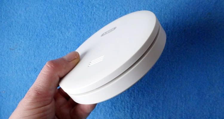 Dieser formschöne Rauchmelder von ABUS ist besonders flach Dieser formschöne Rauchmelder von ABUS ist besonders flach