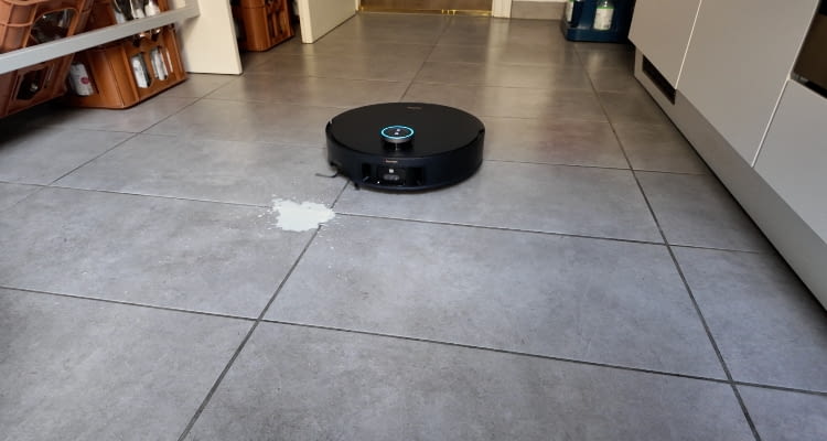 Auf Fliesen konnte der Mova Mobius nicht ganz überzeugen Auf Fliesen konnte der Mova Mobius nicht ganz überzeugen