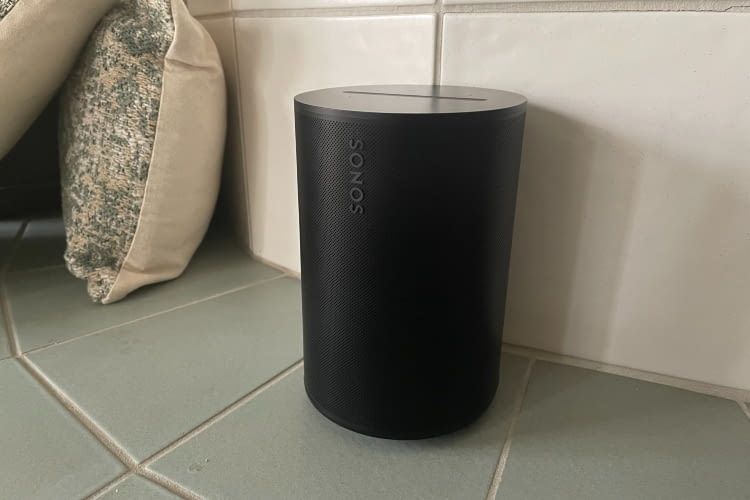 Schlicht und minimalistisch: Sonos bleibt seiner Designlinie beim Era 100 treu Schlicht und minimalistisch: Sonos bleibt seiner Designlinie beim Era 100 treu