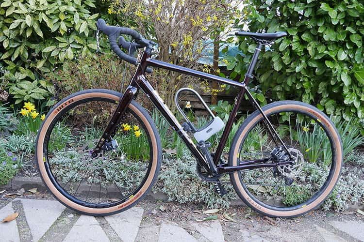 Im Test von ABUS 770A SmartX gefiel uns die Transporthalterung und dass während der Fahrt die Alarmfunktion abgestellt werden kann Im Test von ABUS 770A SmartX gefiel uns die Transporthalterung und dass während der Fahrt die Alarmfunktion abgestellt werden kann