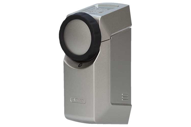 Der ABUS HomeTec Pro Bluetooth Türschlossantrieb lässt sich einfach installieren und erfüllt hohe Sicherheitsstandards Der ABUS HomeTec Pro Bluetooth Türschlossantrieb lässt sich einfach installieren und erfüllt hohe Sicherheitsstandards