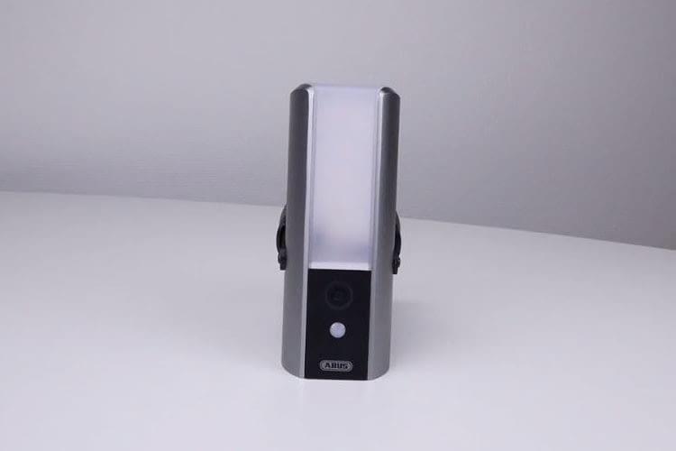 ABUS Smart Security World WLAN Lichtkamera PPIC36520: Alarmanlage, Gegensprech- und Lichtanlage in einem Gerät ABUS Smart Security World WLAN Lichtkamera PPIC36520: Alarmanlage, Gegensprech- und Lichtanlage in einem Gerät