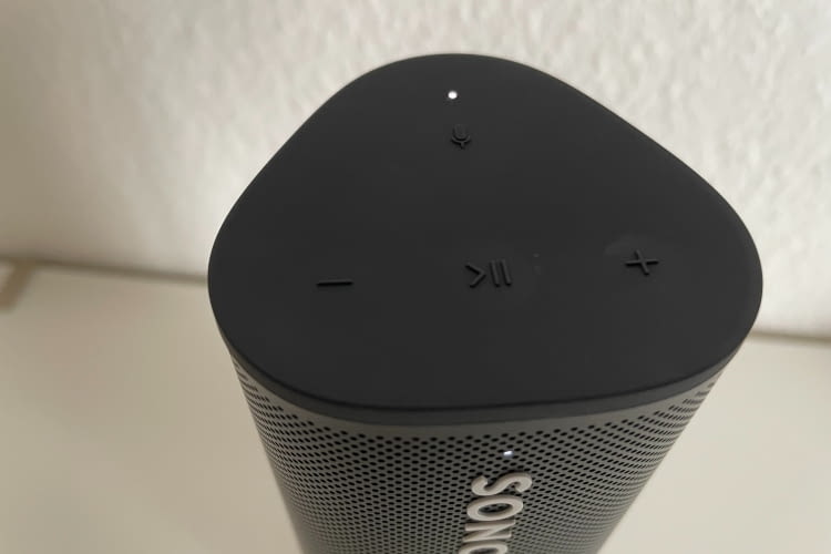 Lauter, leiser,Start/Stopp und Mikrofon Ein oder Aus, sind die Knöpfe auf der Oberseite der Roam Lauter, leiser,Start/Stopp und Mikrofon Ein oder Aus, sind die Knöpfe auf der Oberseite der Roam