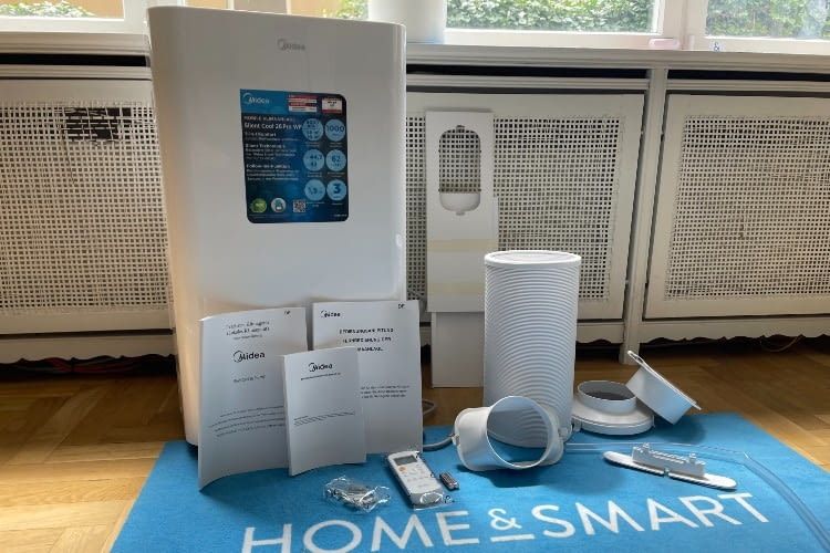 Im Lieferumfang sind einige praktische Zusätze enthalten, wie der Fensteradapter oder Batterien für die Fernbedienung Im Lieferumfang sind einige praktische Zusätze enthalten, wie der Fensteradapter oder Batterien für die Fernbedienung