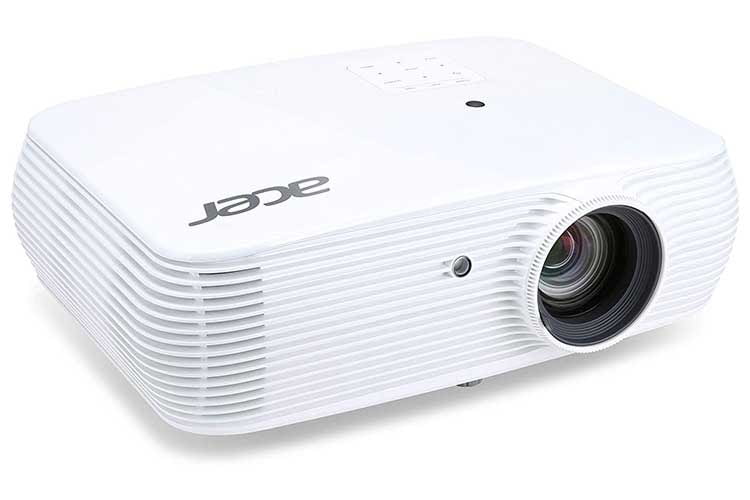 Der DLP-Beamer Acer P5530 eignet sich auch für den Business-Einsatz Der DLP-Beamer Acer P5530 eignet sich auch für den Business-Einsatz